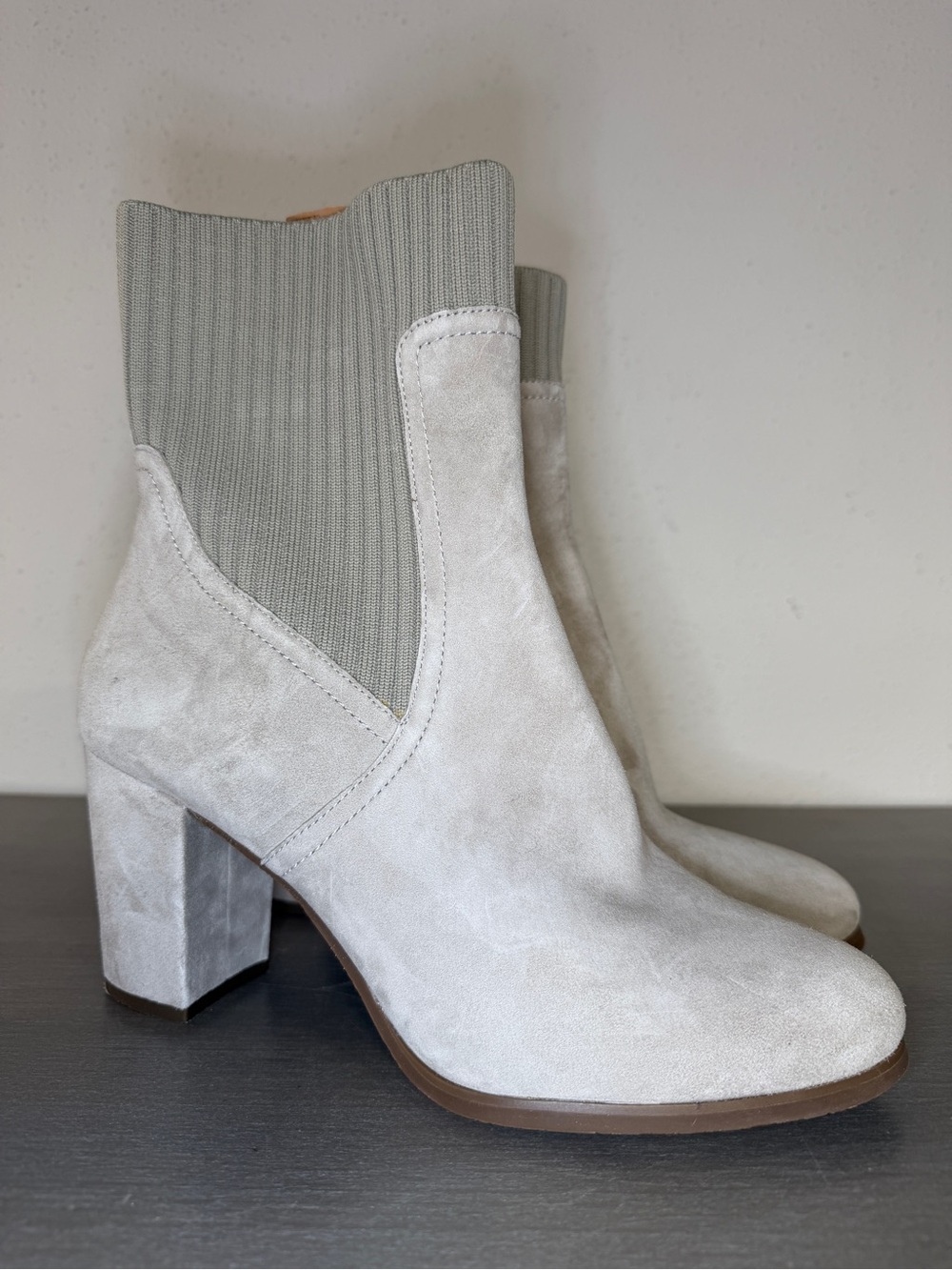 Vionic Kaylee Gray Suede Knit Ankle Boots Block Heel Side Zip Women’s Sz 11